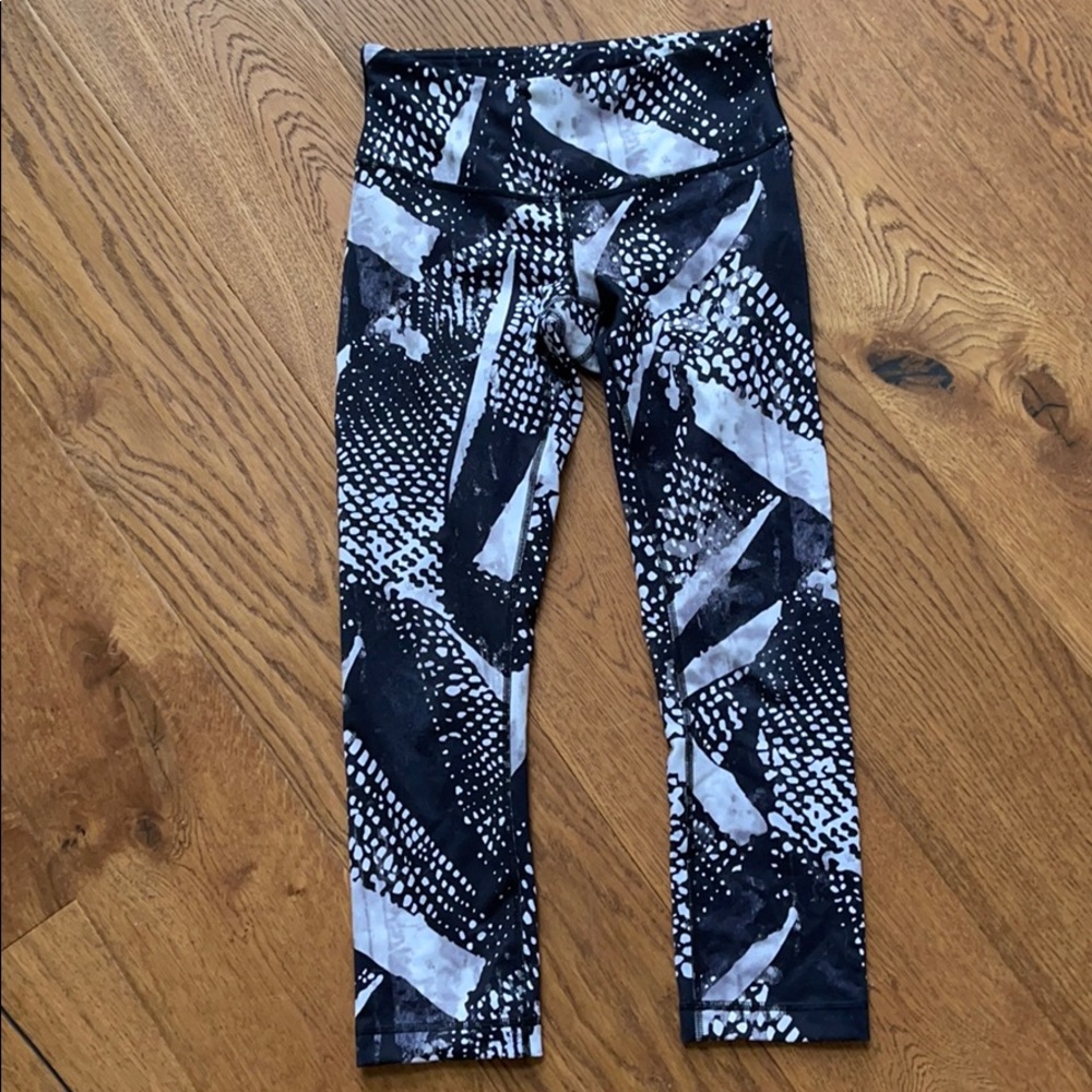 Lululemon leggings size 4